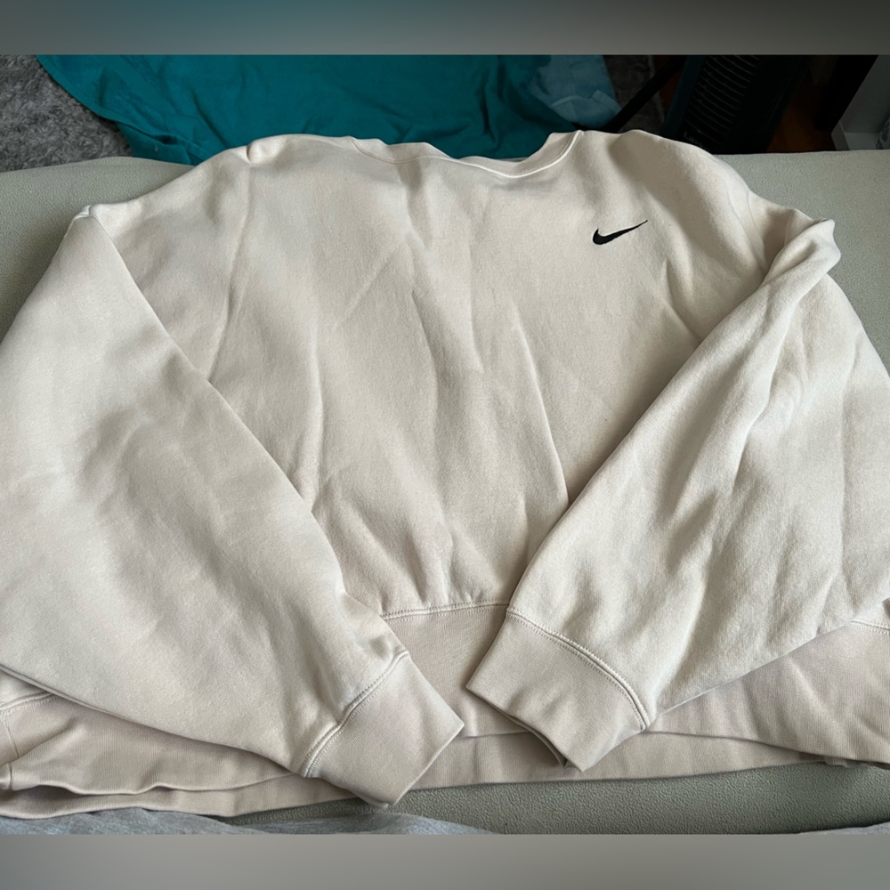 Women’s Nike oversized slouchy crewneck